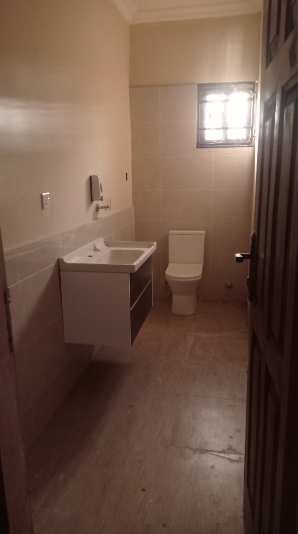 5-Bedroom Home For Sale in Aburi