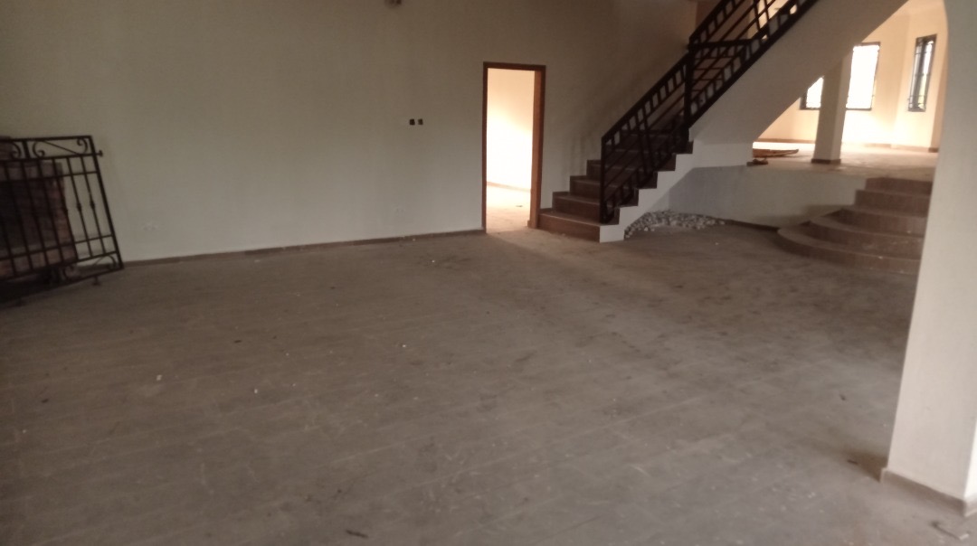 5-Bedroom Home For Sale in Aburi