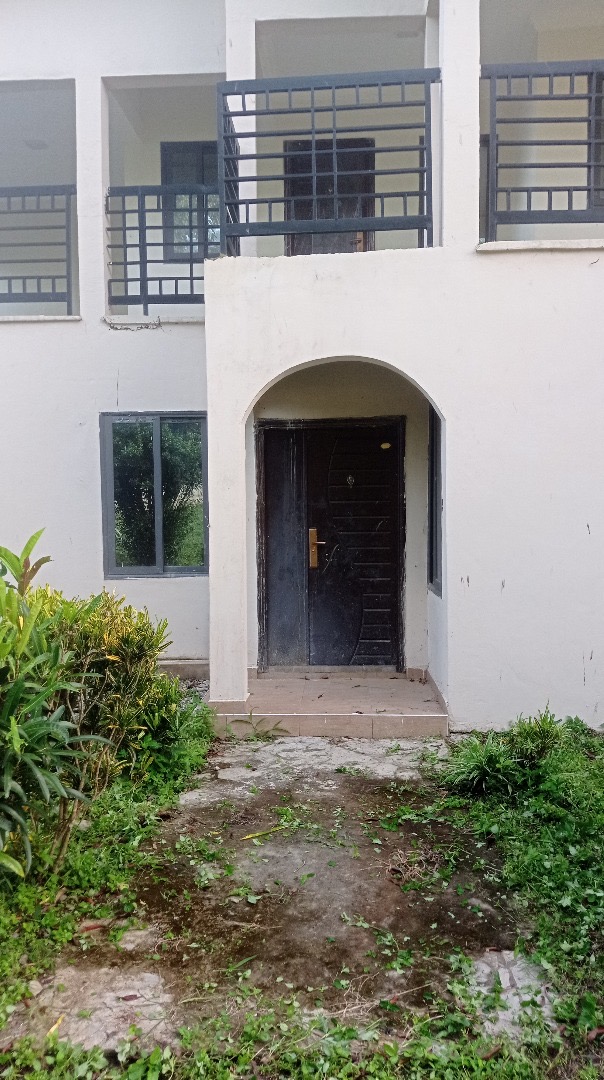 5-Bedroom Home For Sale in Aburi