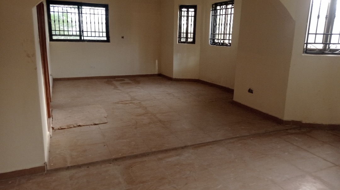 5-Bedroom Home For Sale in Aburi