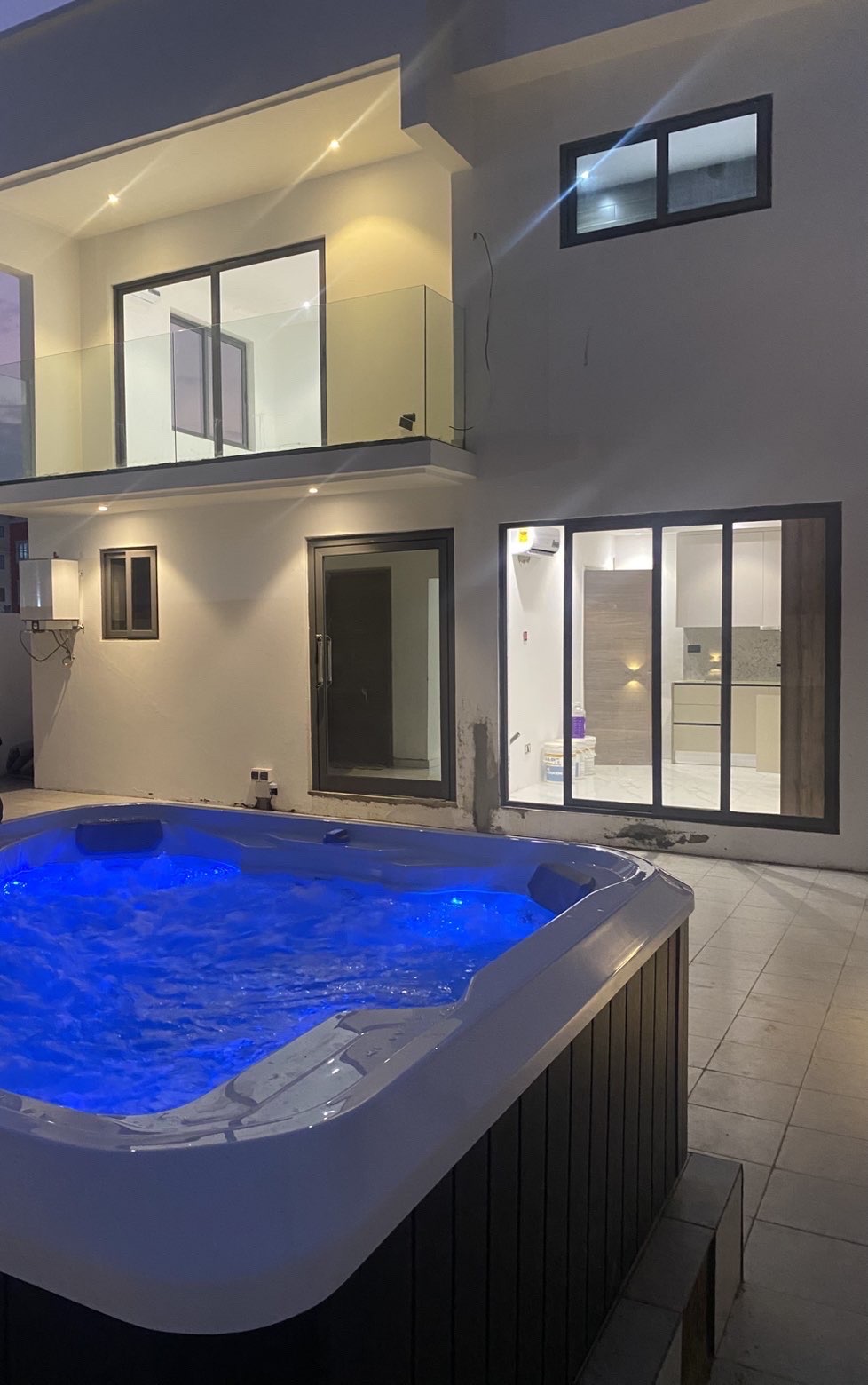 Elegant 4-bedroom House: Space, Style & Comfort