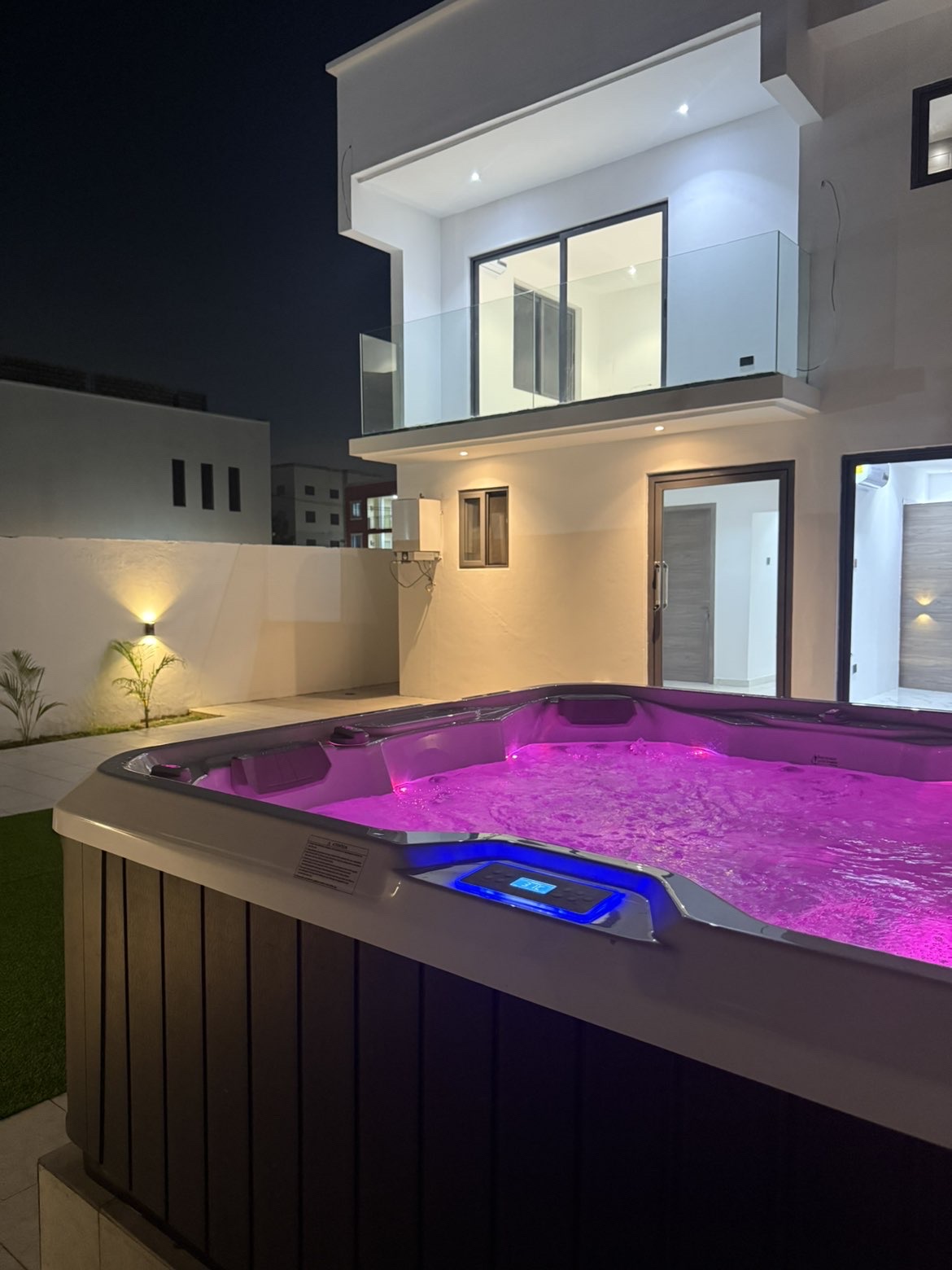 Elegant 4-bedroom House: Space, Style & Comfort