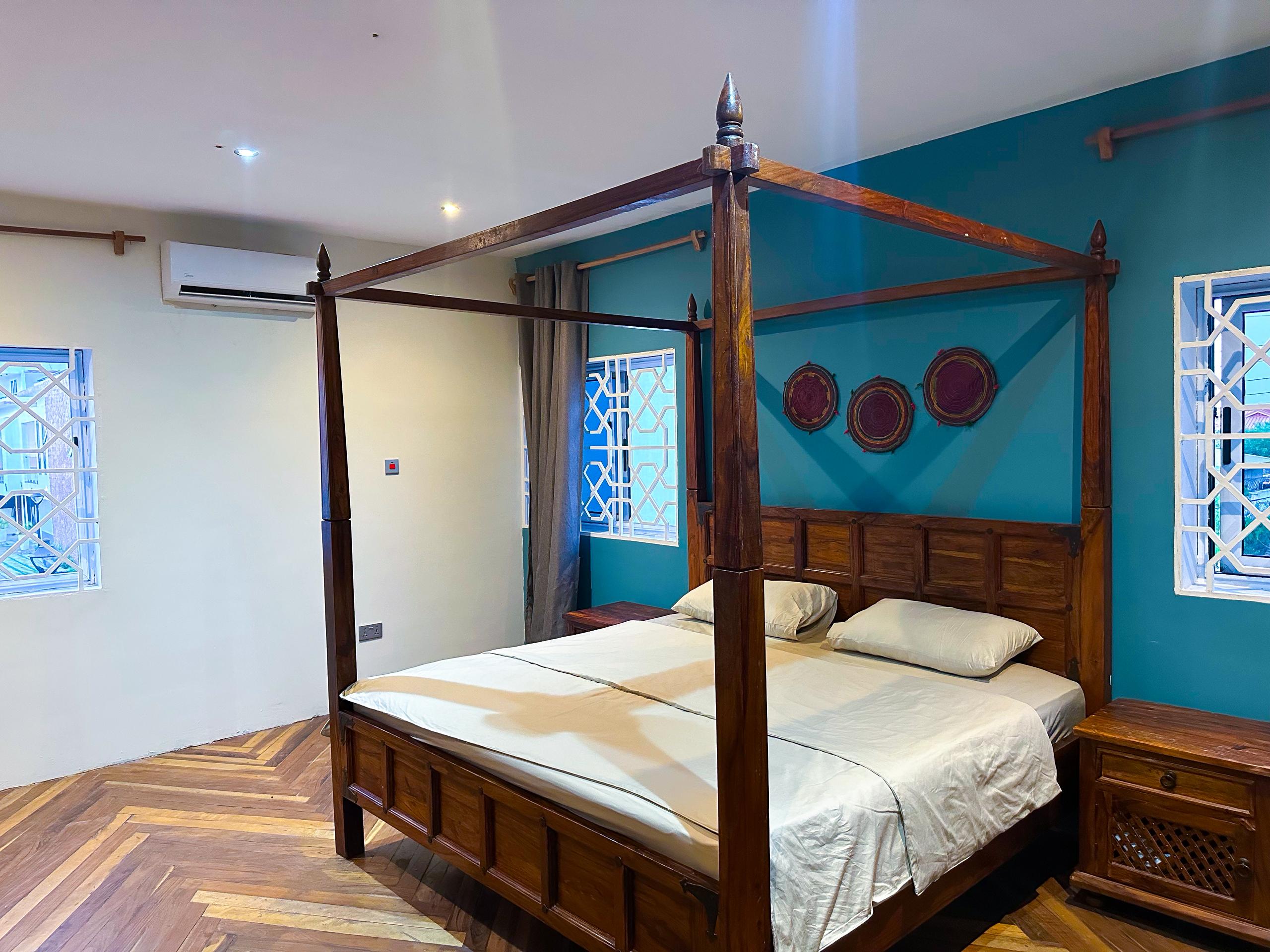 Executive 6-Bedrooms in Accra-Tse Addo