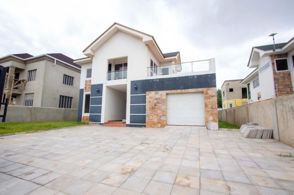 4 Bedroom in Agbogba for sale
