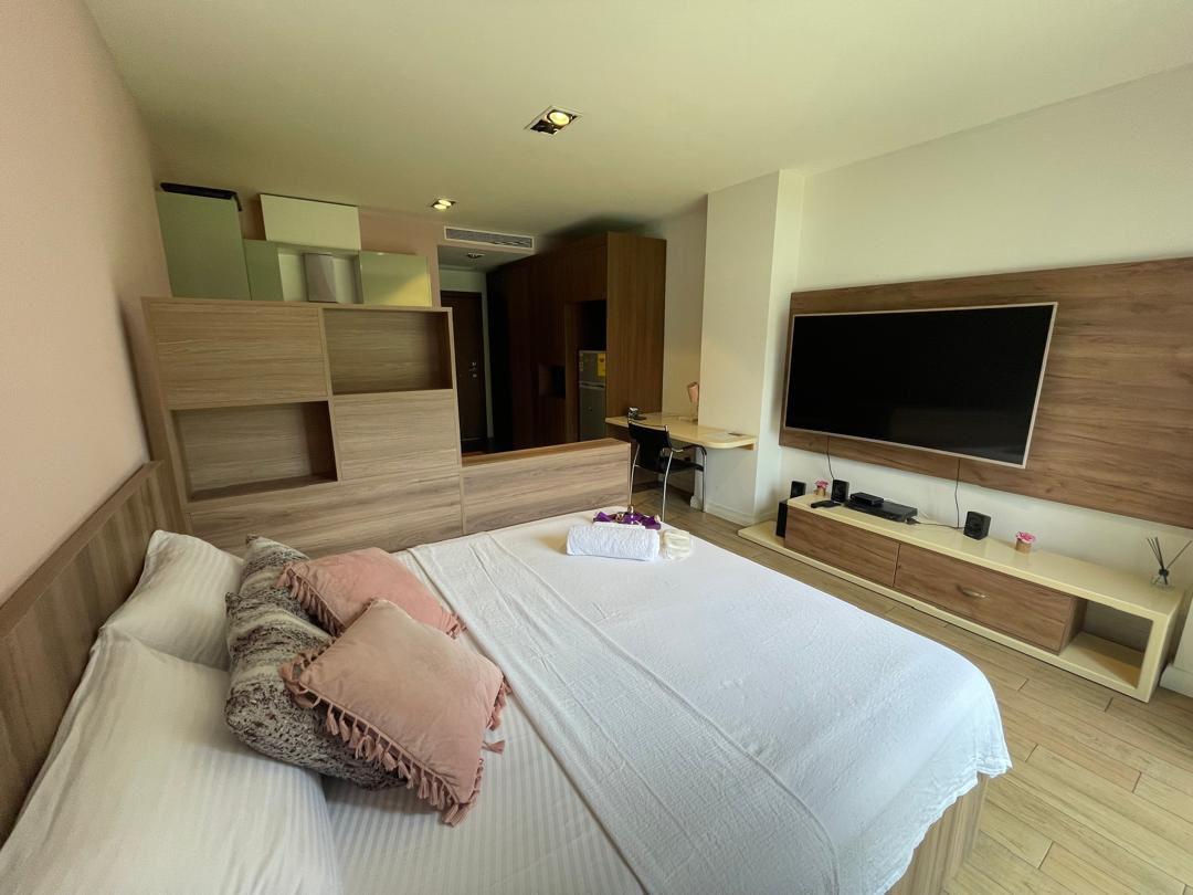 Modern Furnished Studio Apartment at Pearl in the City for Sale