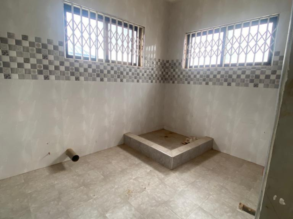 Spacious 6-Bedroom Luxury Home for Sale in East Legon Hills