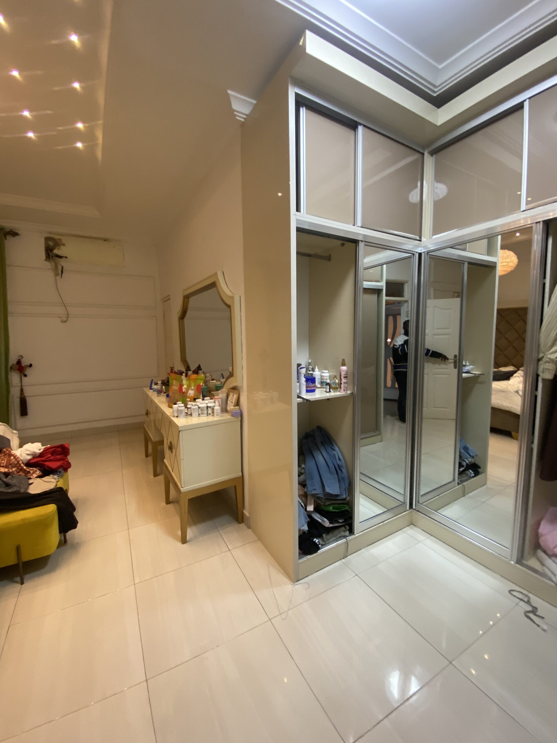 Exquisite 5 bedrooms house with maid quarter for sale at East Legon-Adjirganor