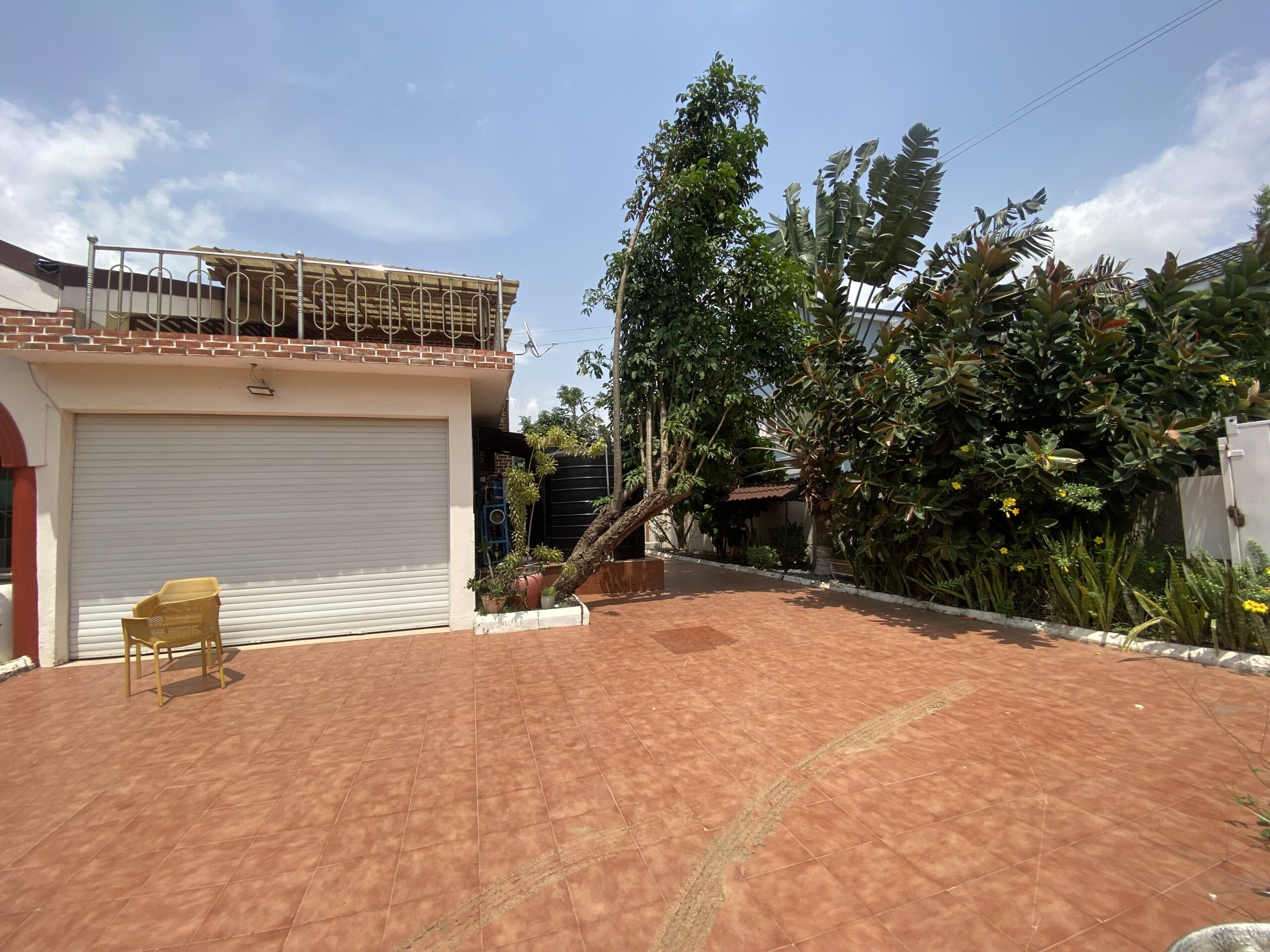 Exquisite 5 bedrooms house with maid quarter for sale at East Legon-Adjirganor