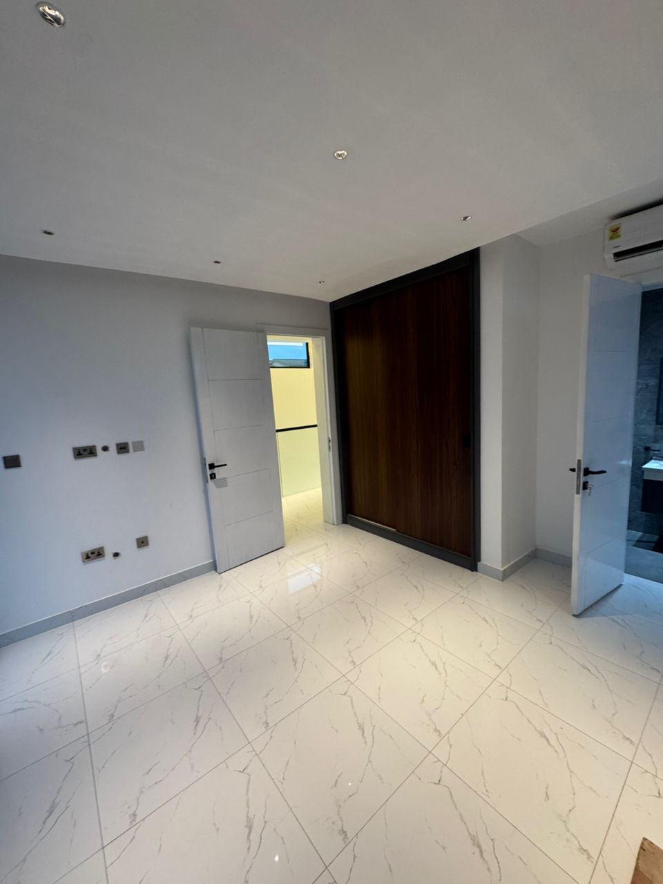 Gated 4 Bedroom Home Community with Private Compound