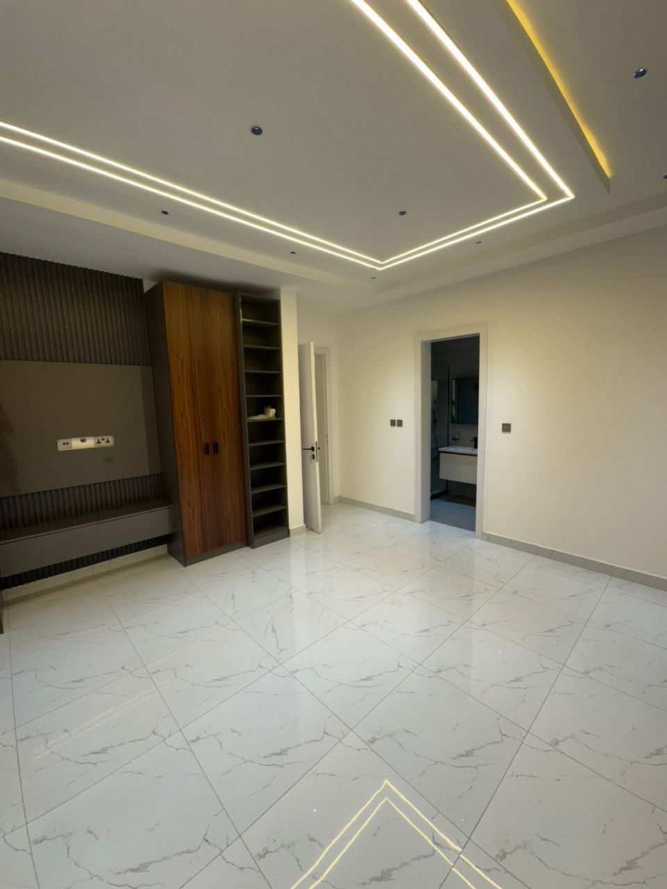 Gated 4 Bedroom Home Community with Private Compound
