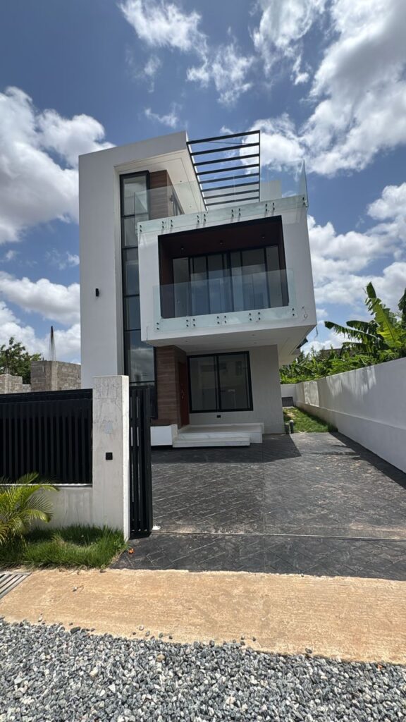 Gated 4 Bedroom Home Community with Private Compound