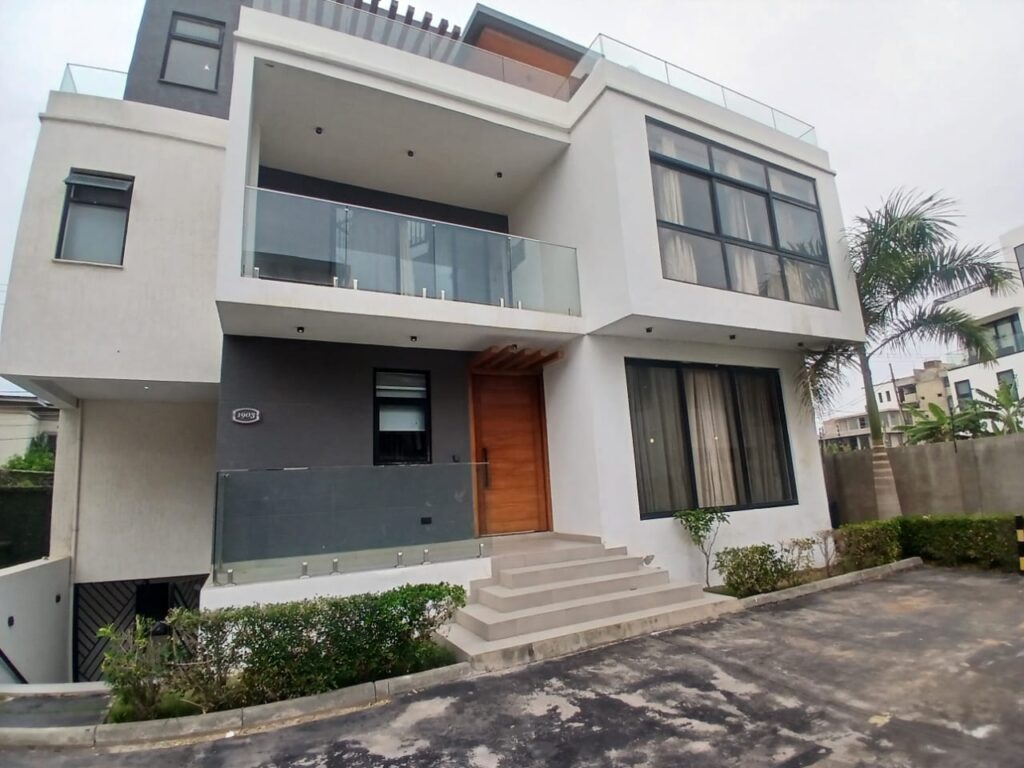 Premium 4-Bedroom Townhouse with Boys' Quarters