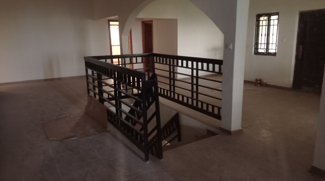 5-Bedroom Home For Sale in Aburi