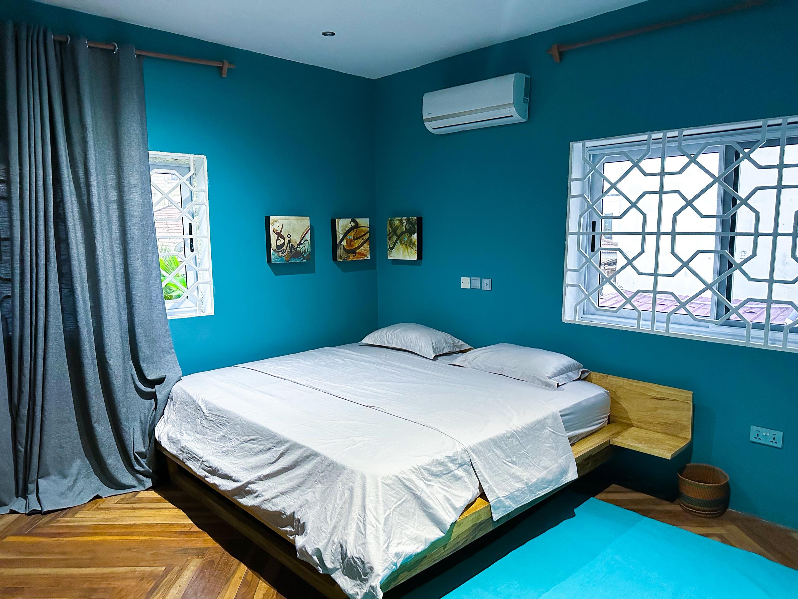 Executive 6-Bedrooms in Accra-Tse Addo